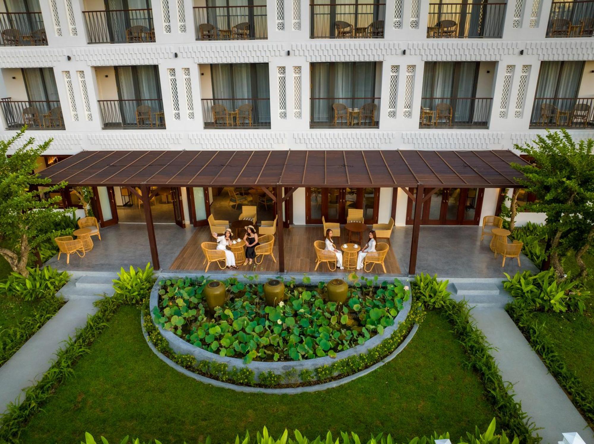 होटल Little Oasis - An Eco Friendly & 5*